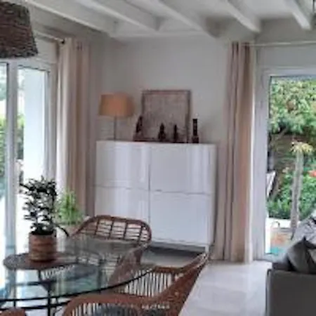 Villa De Plain Pied Et Studio Climatises , Au Calme , 6 Personnes Maximum Pour Le Meme Groupe, A 7Mn Du Golf Et De La Plage וילה סניוס
